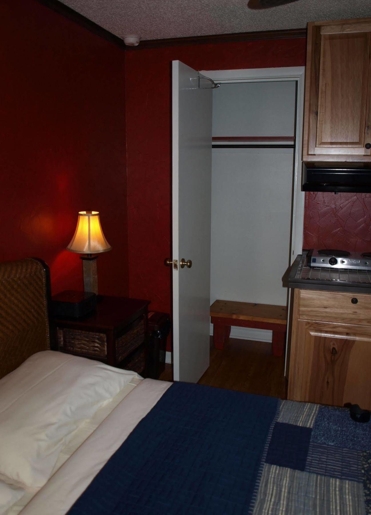 هايوارد Riverside Motel المظهر الخارجي الصورة